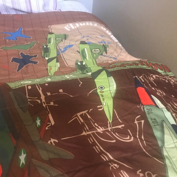 POTTERY BARN BEDSPREAD/COMFORTER CAMO FLIGHT COMMAND REVERSABLE 85"X68 - Picture 8 of 9